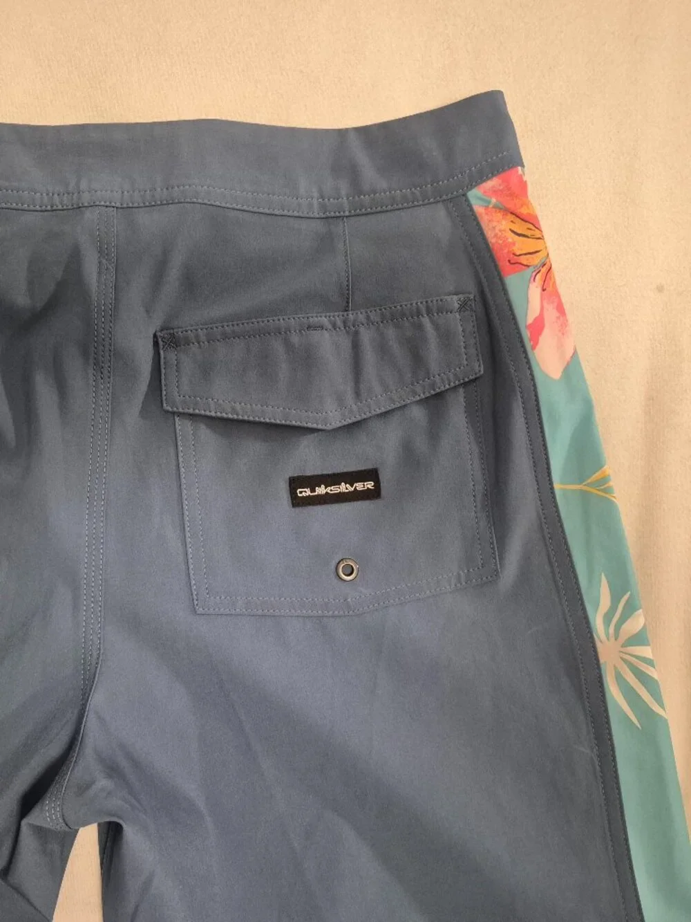 Quiksilver Board Shorts Size 31